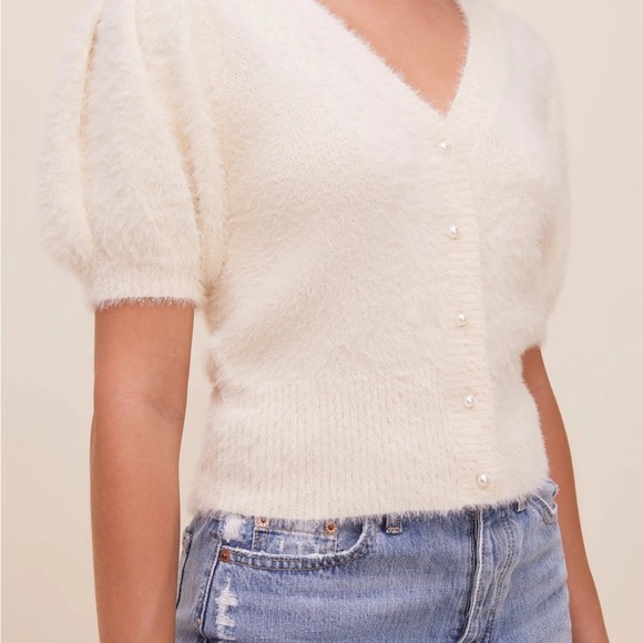 ASTR the Label Alba Puff Sleeve Cardigan w/ Faux Pearl Buttons size Medium - Picture 2 of 9